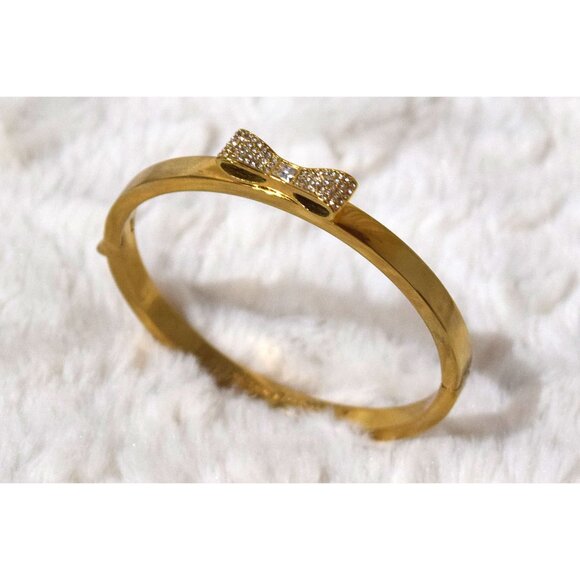 Kate Spade New York "Ready Set Bow" adorned with a bow of pavé crystals - Picture 6 of 14